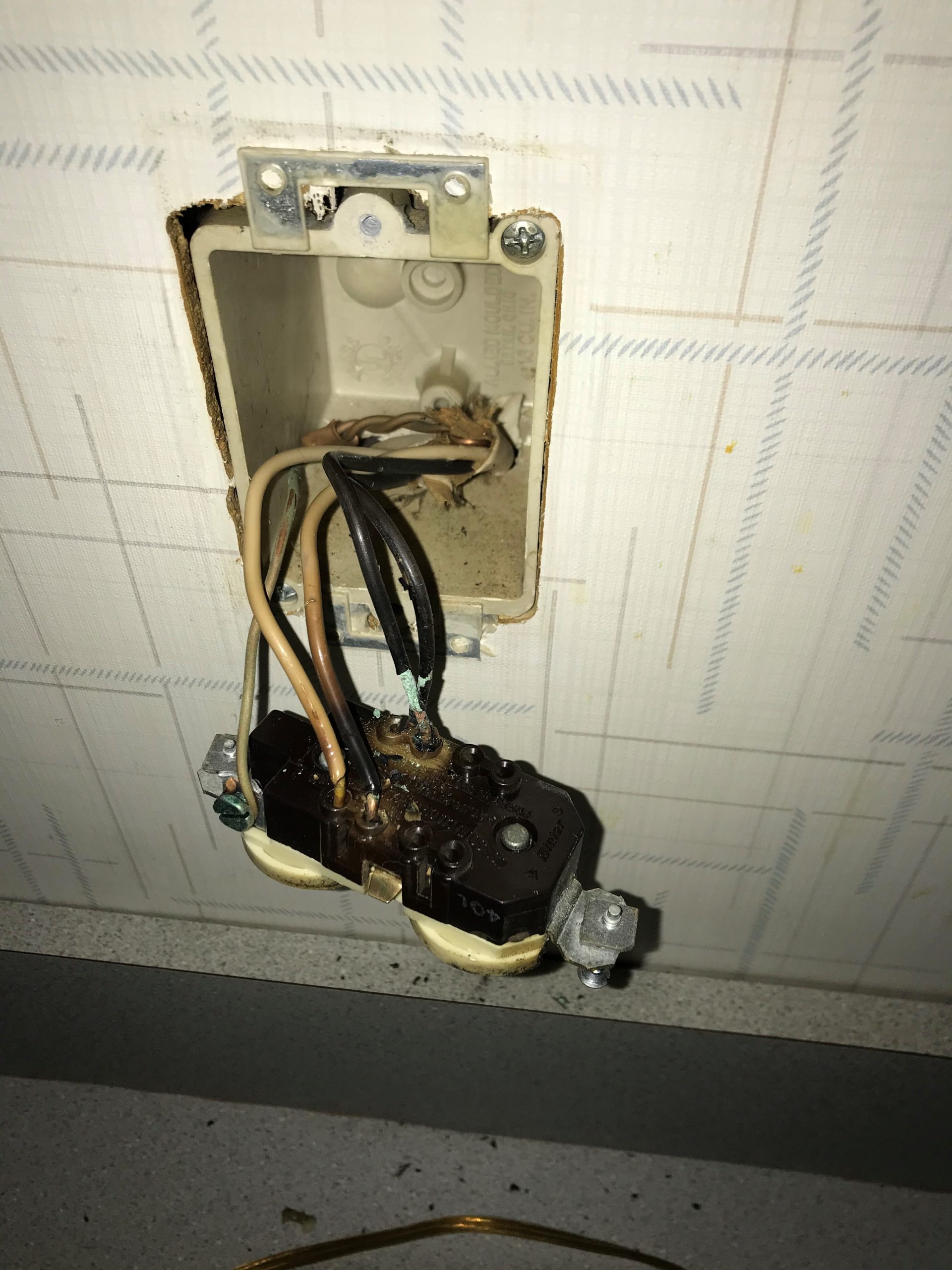 What is Backstabbing a Receptacle or Switch and why is it important to hire  an electrician that does not use this method of wiring?, Lancaster, PA